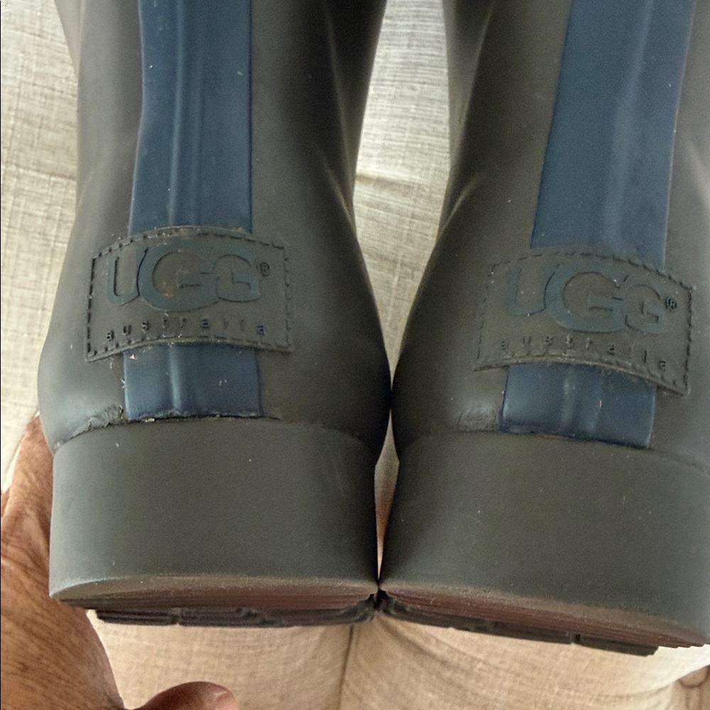 UGG Women's Black and Navy Lace-Up Boots - Picture 12 of 15